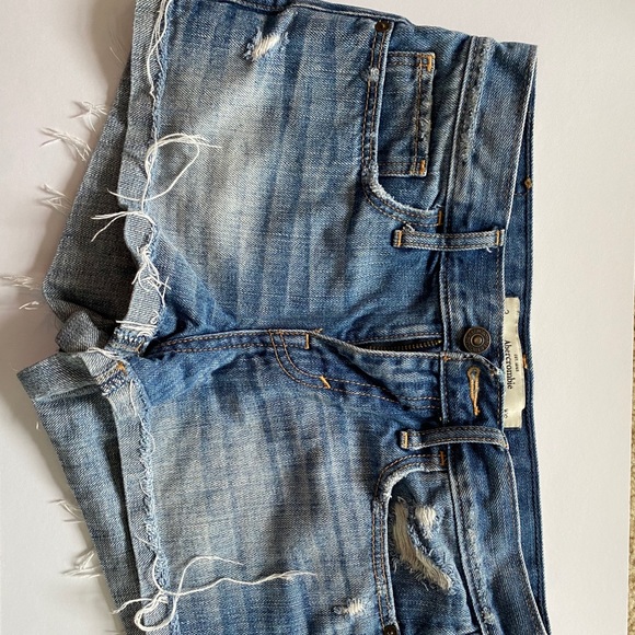 ABERCROMBIE AND FITCH JEAN HIGH WAIST SHORTS - Picture 4 of 6